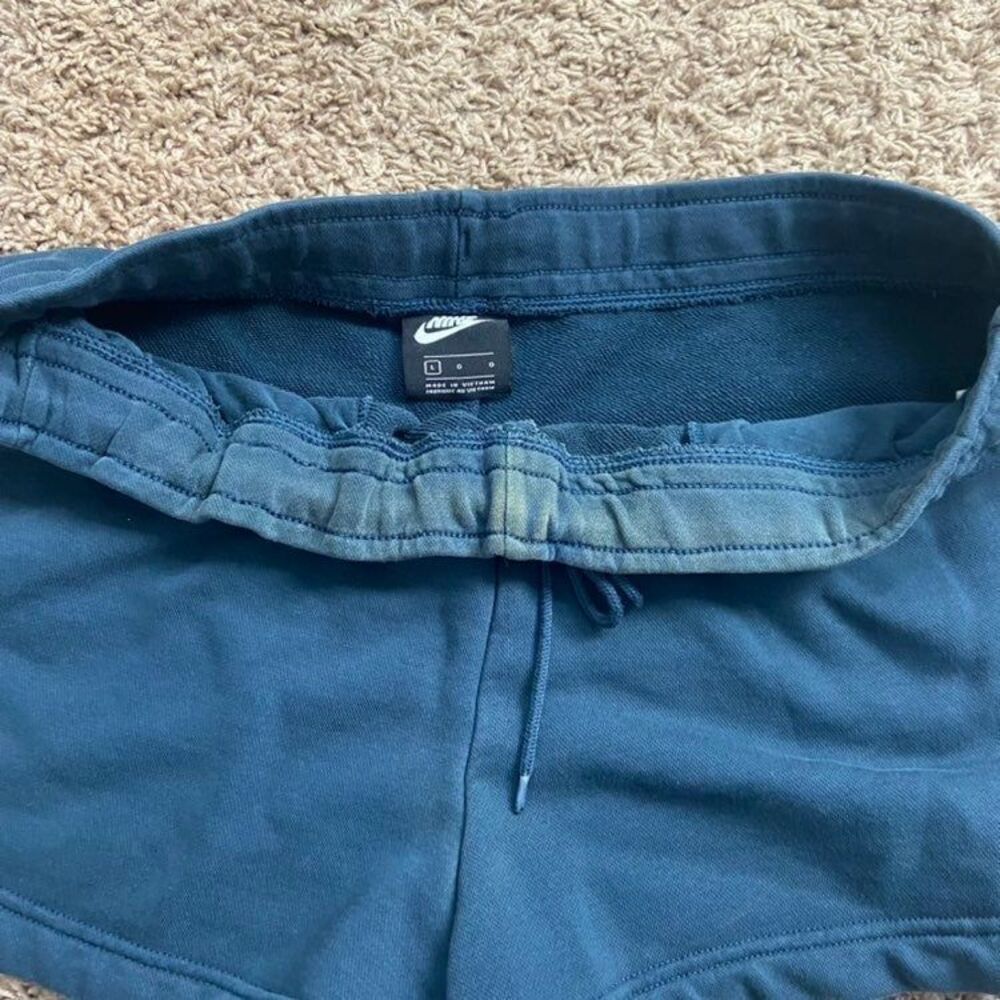 Nike sz:l Shorts Active Shorts in Grey - Picture 6 of 7